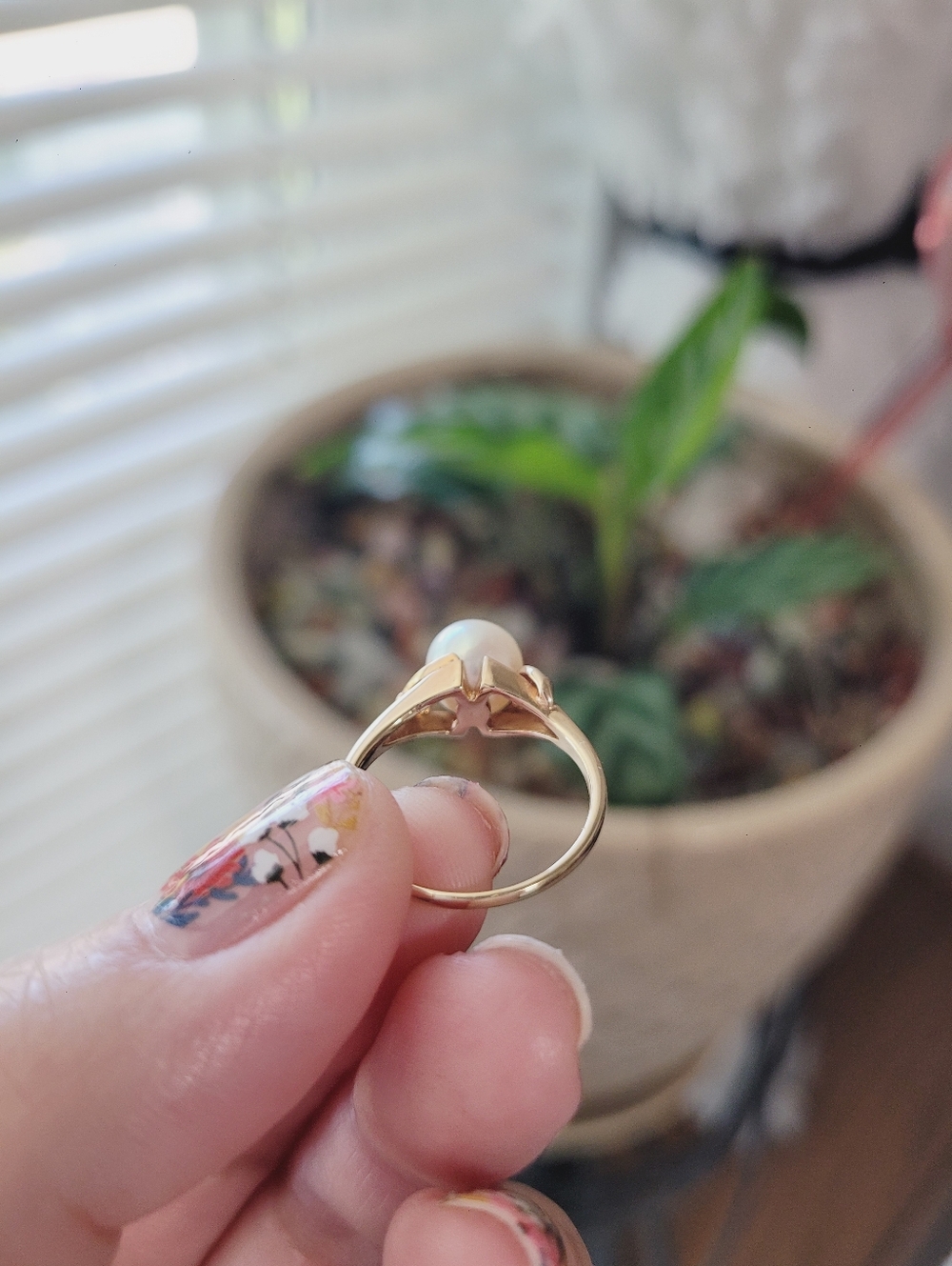 MIKIMOTO Pearl Ring in 14K Yellow Solid Gold - Picture 7 of 15